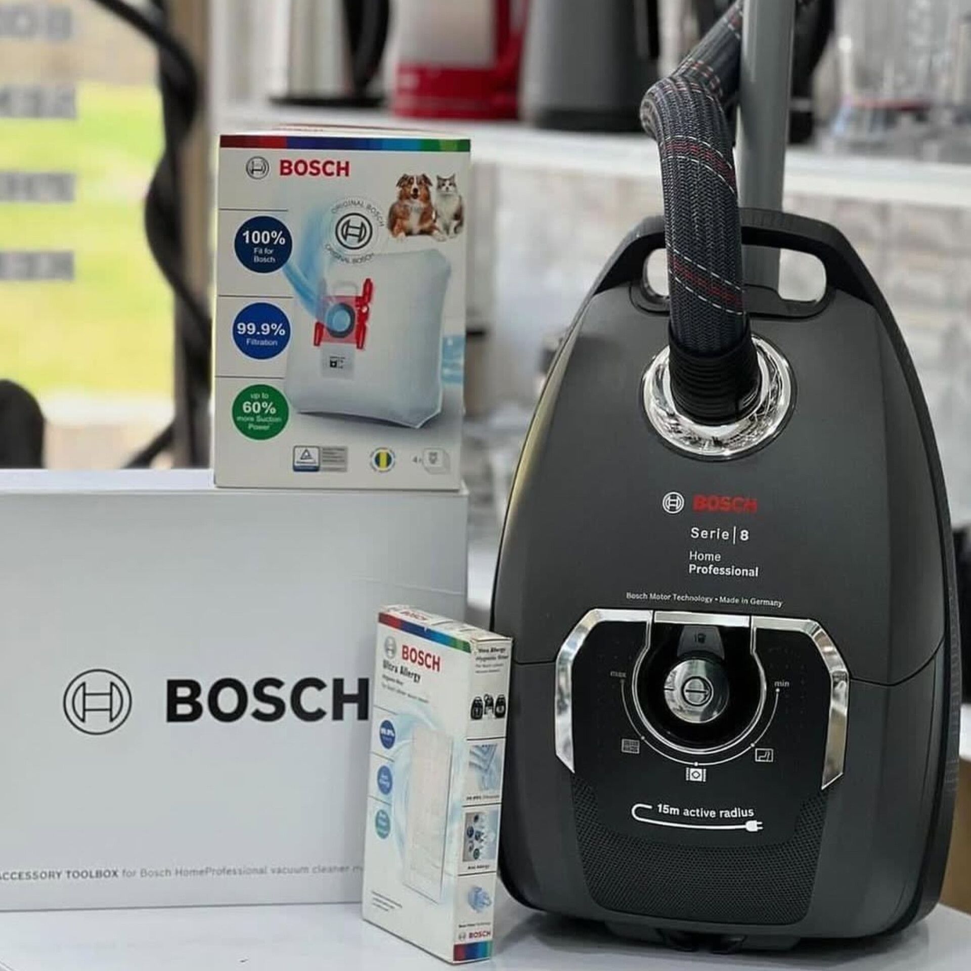 جاروبرقی بوش مدل BGL8PRO5 سری 8 اصل